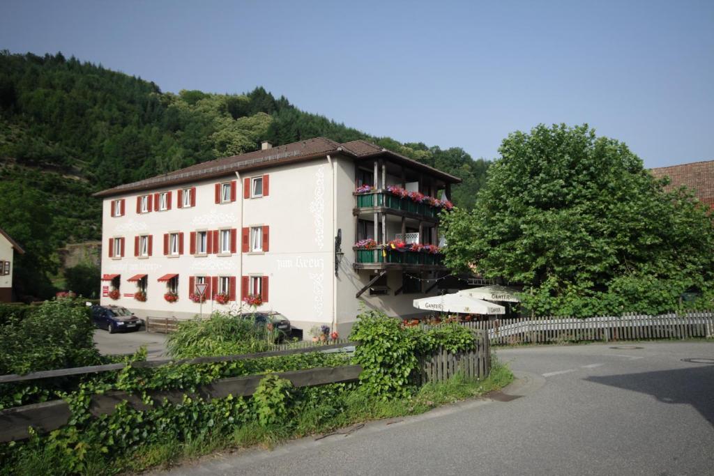 Gasthof Und Pension Zum Kreuz Lautenbach Eksteriør billede